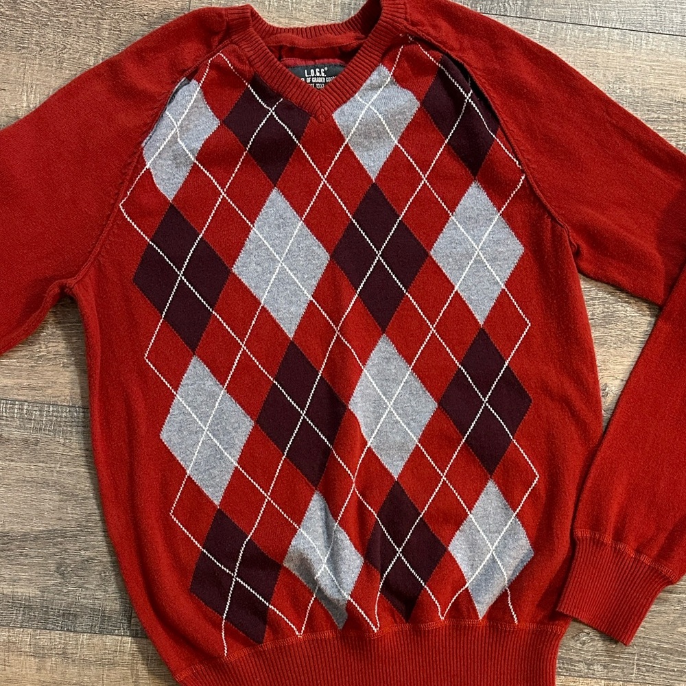 Label of Graded Goods Men's Red and Gray Argyle V-Neck Sweater | Cotton Cashmere